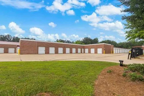 Pull up self storage units