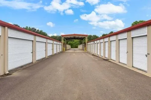 Storage units with covered loading area
